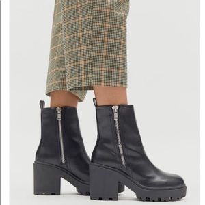 Women’s Urban Outfitters Zip Up Boots